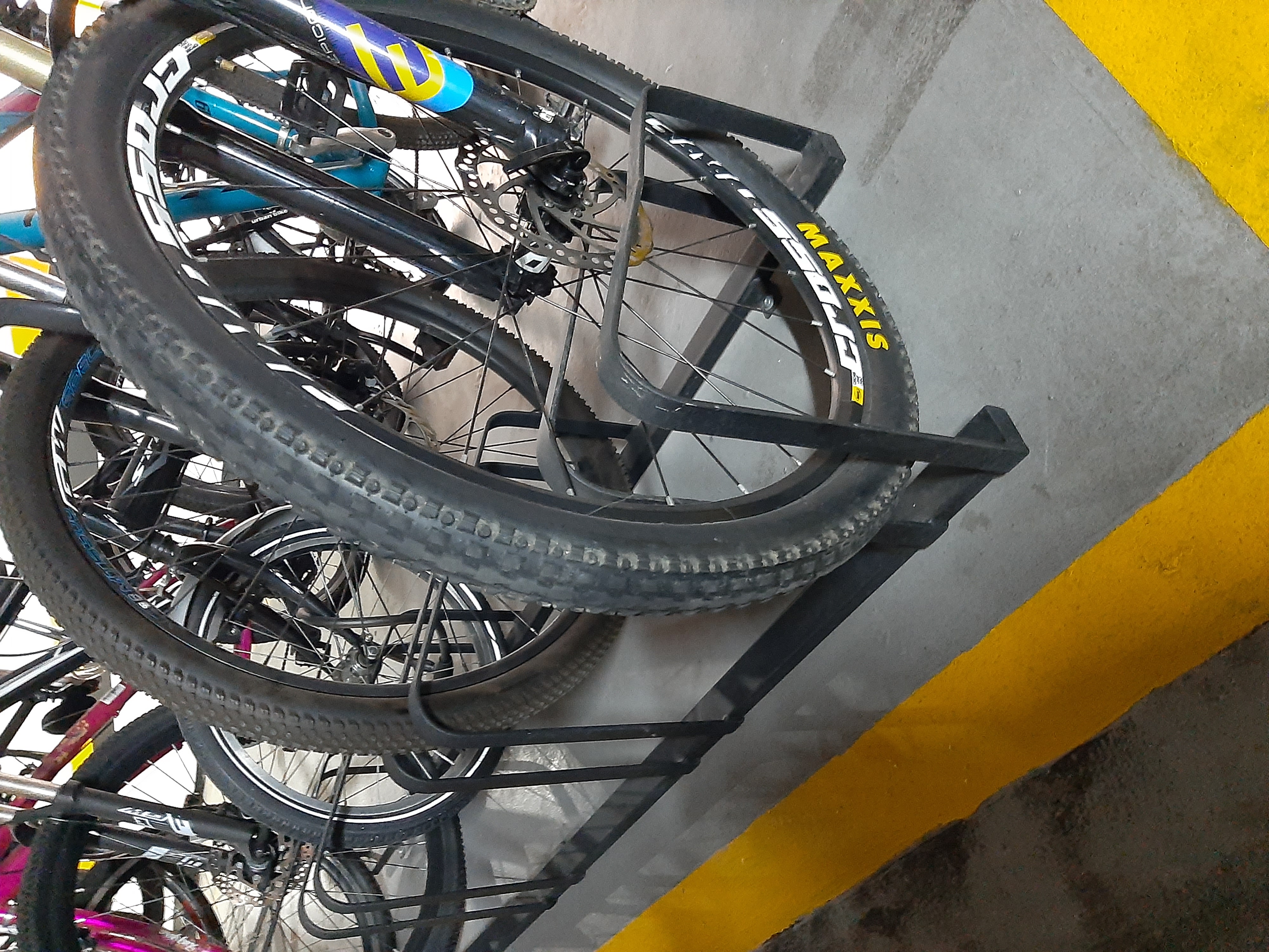Bicicleteros modulares y certificados — proyecto 6