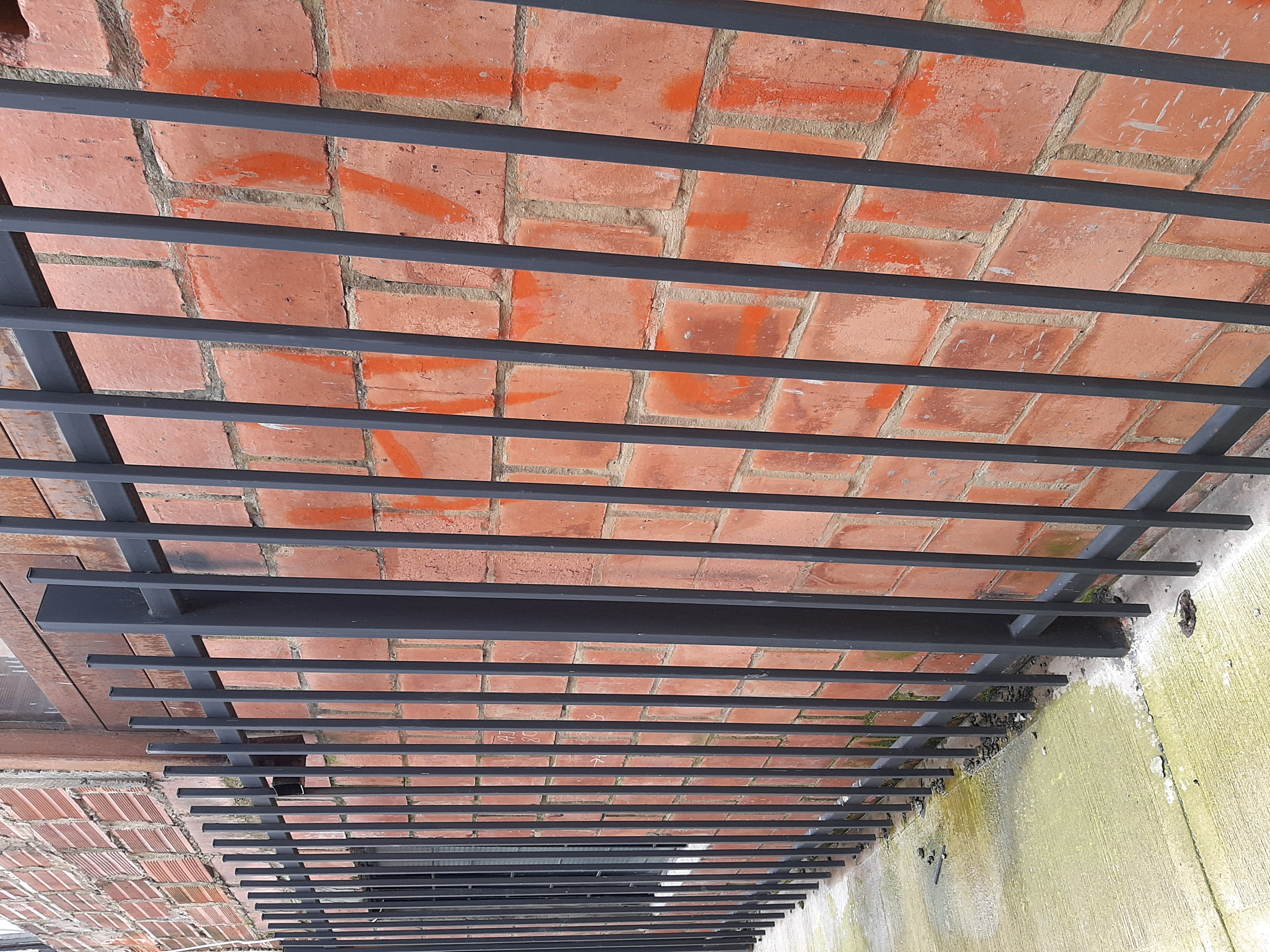 Cerramientos metálicos con seguridad y estética — proyecto 2