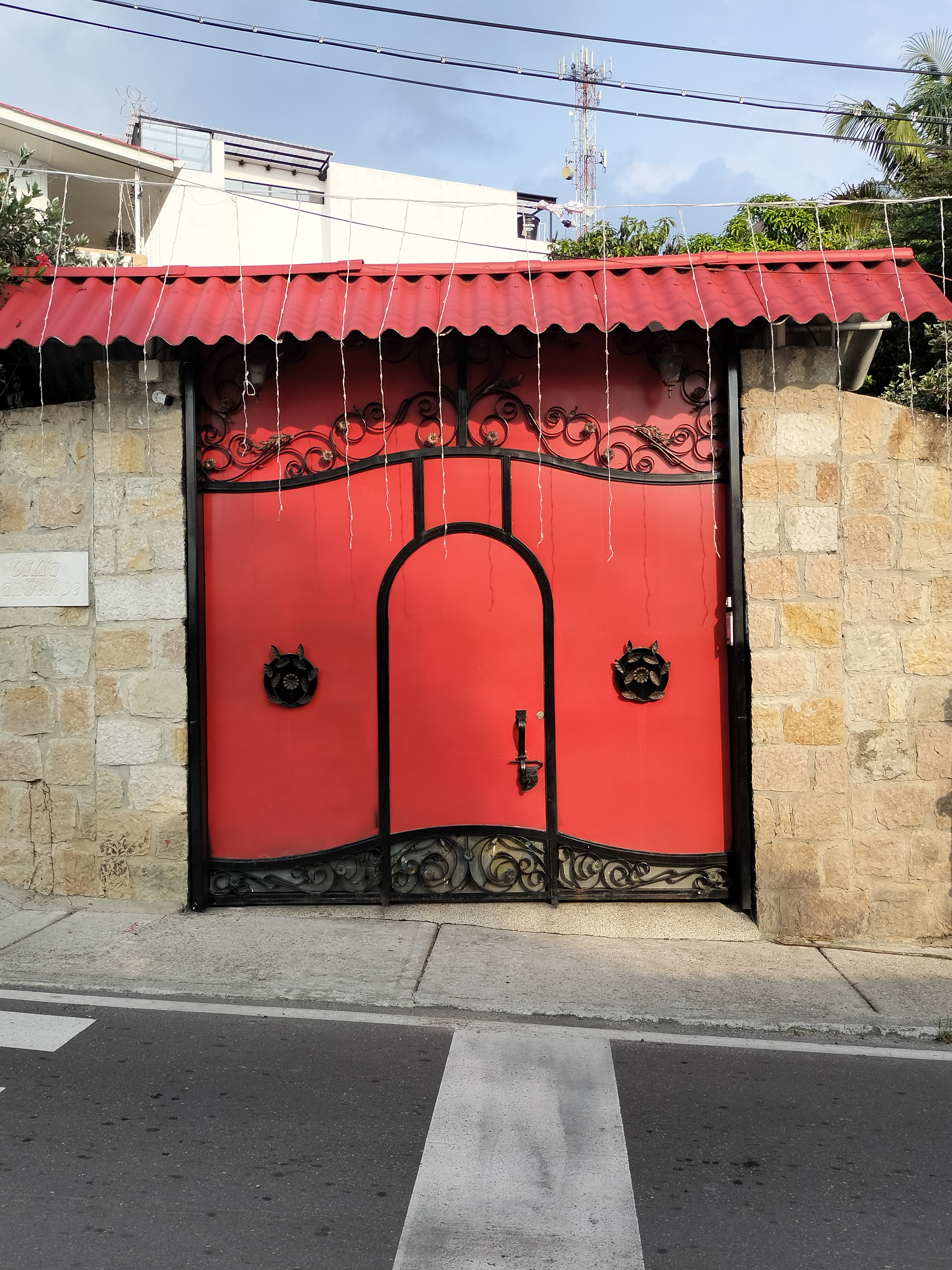 Puertas metálicas de alto desempeño — proyecto 40