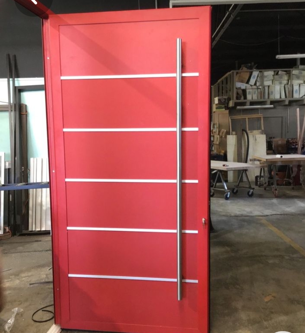 Puertas metálicas de alto desempeño — proyecto 25