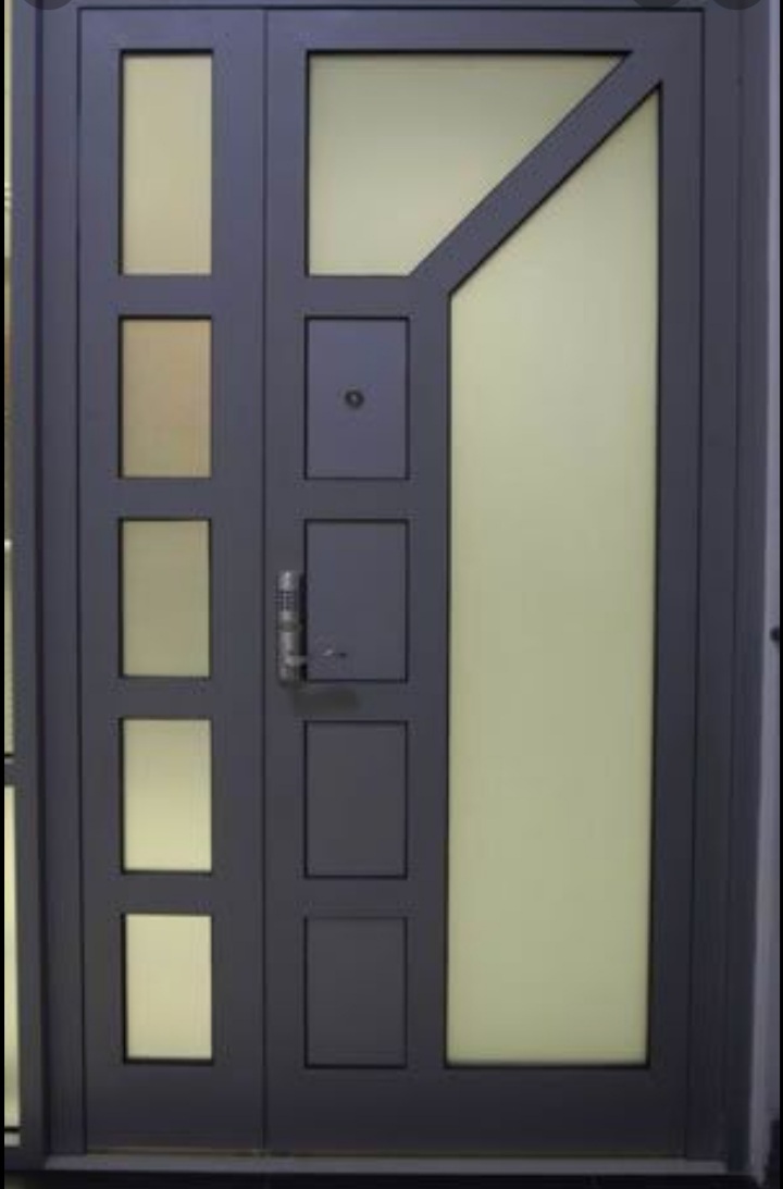 Puertas metálicas de alto desempeño — proyecto 47