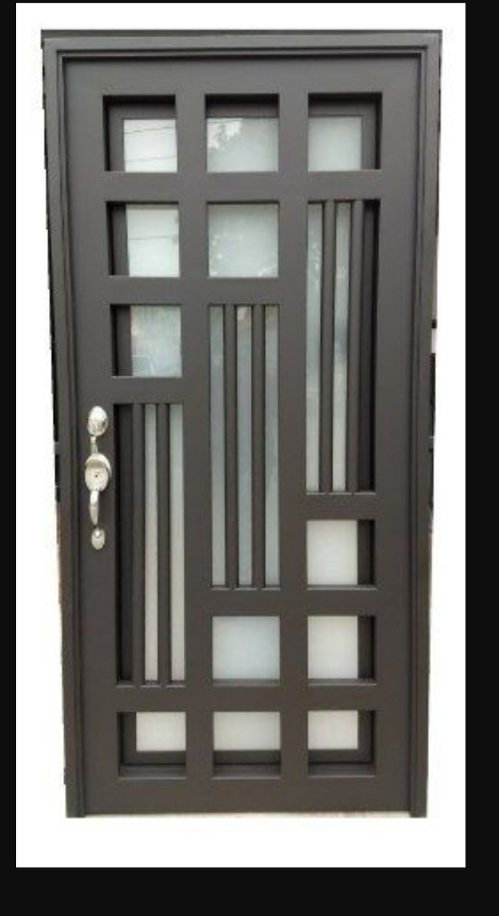 Puertas metálicas de alto desempeño — proyecto 50